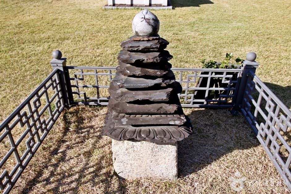 충주 창룡사 다층 청석탑