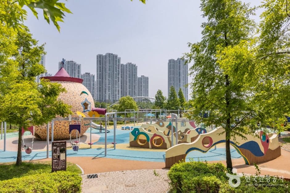 청라호수공원 환상의 숲 놀이터